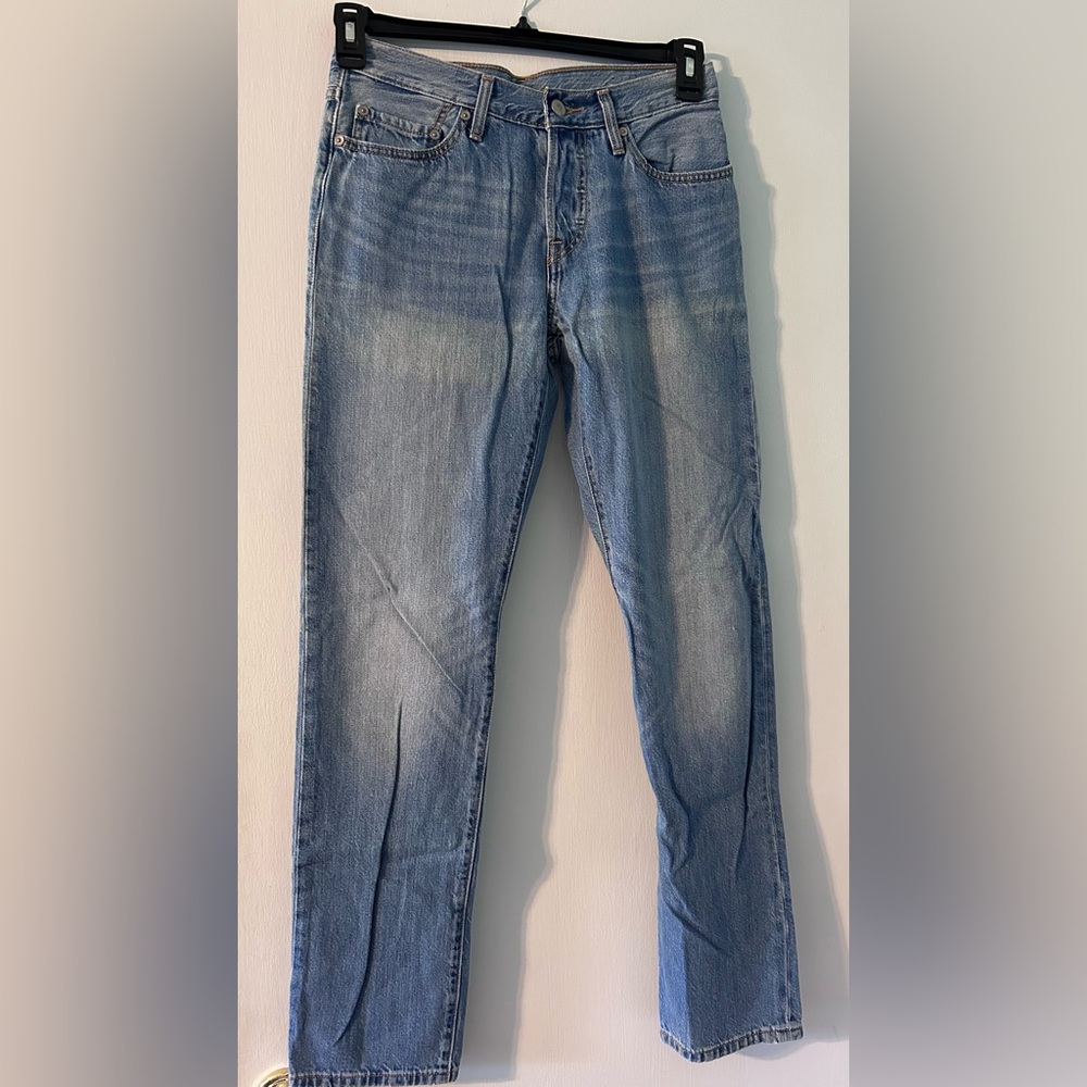 Women’s levi’s jeans